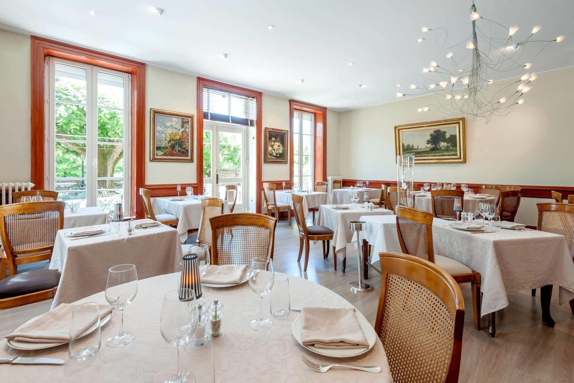 Hotel Restaurant Emile Job Montmerle-sur-Saône Kültér fotó